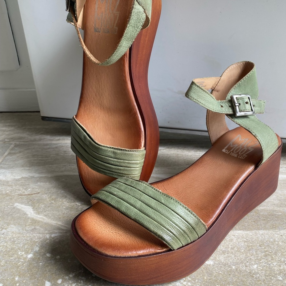 Miz Mooz Gwyneth Green Platform Sandals 10 Boho Gorp Lagenlook Leather